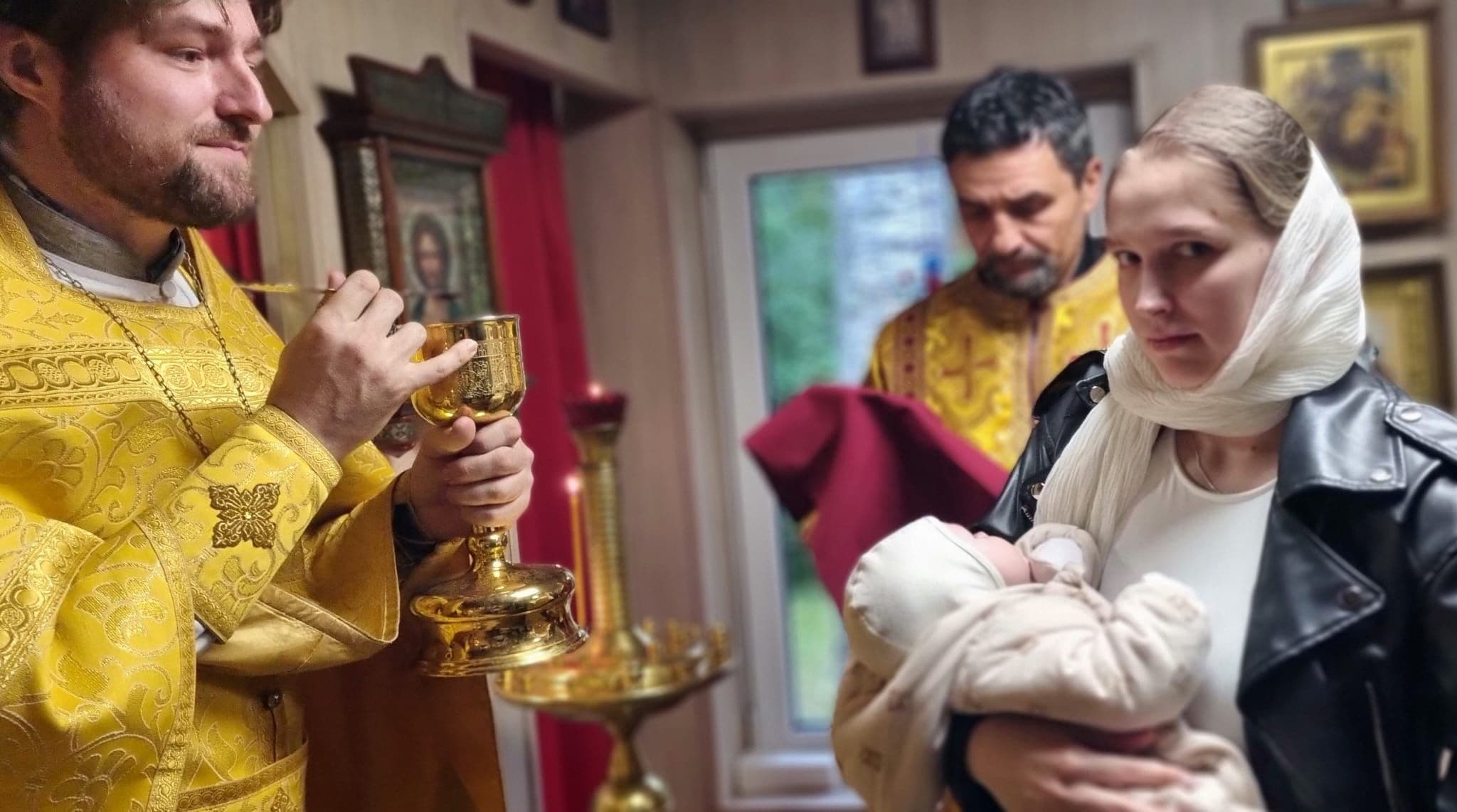 Viiekümnepäeva püha järgne 16. nädal. Jumalik Liturgia. Äsjaristitud väikelapse esimene armulaud
