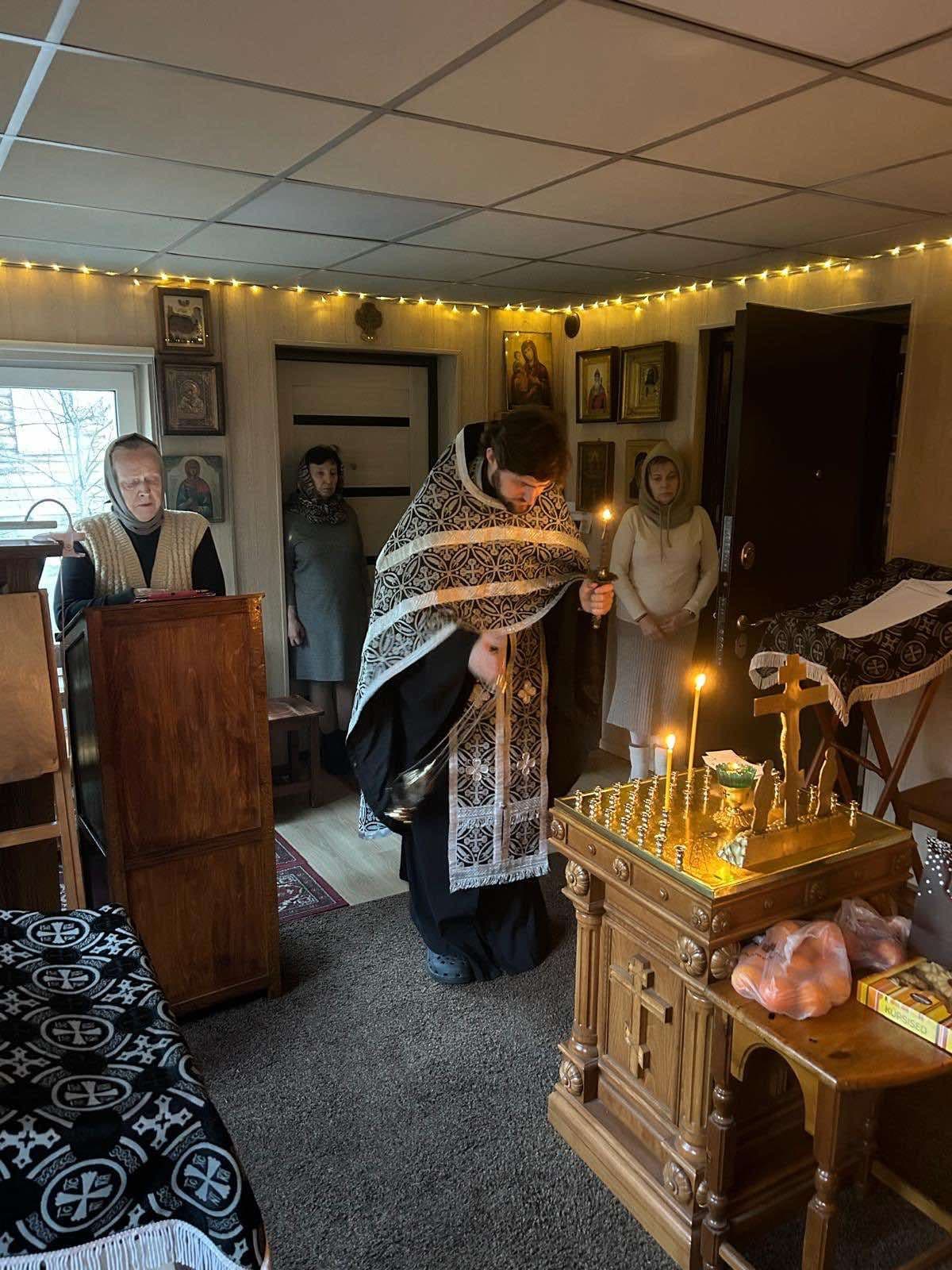 Парастас (заупокойное вечернее богослужение)